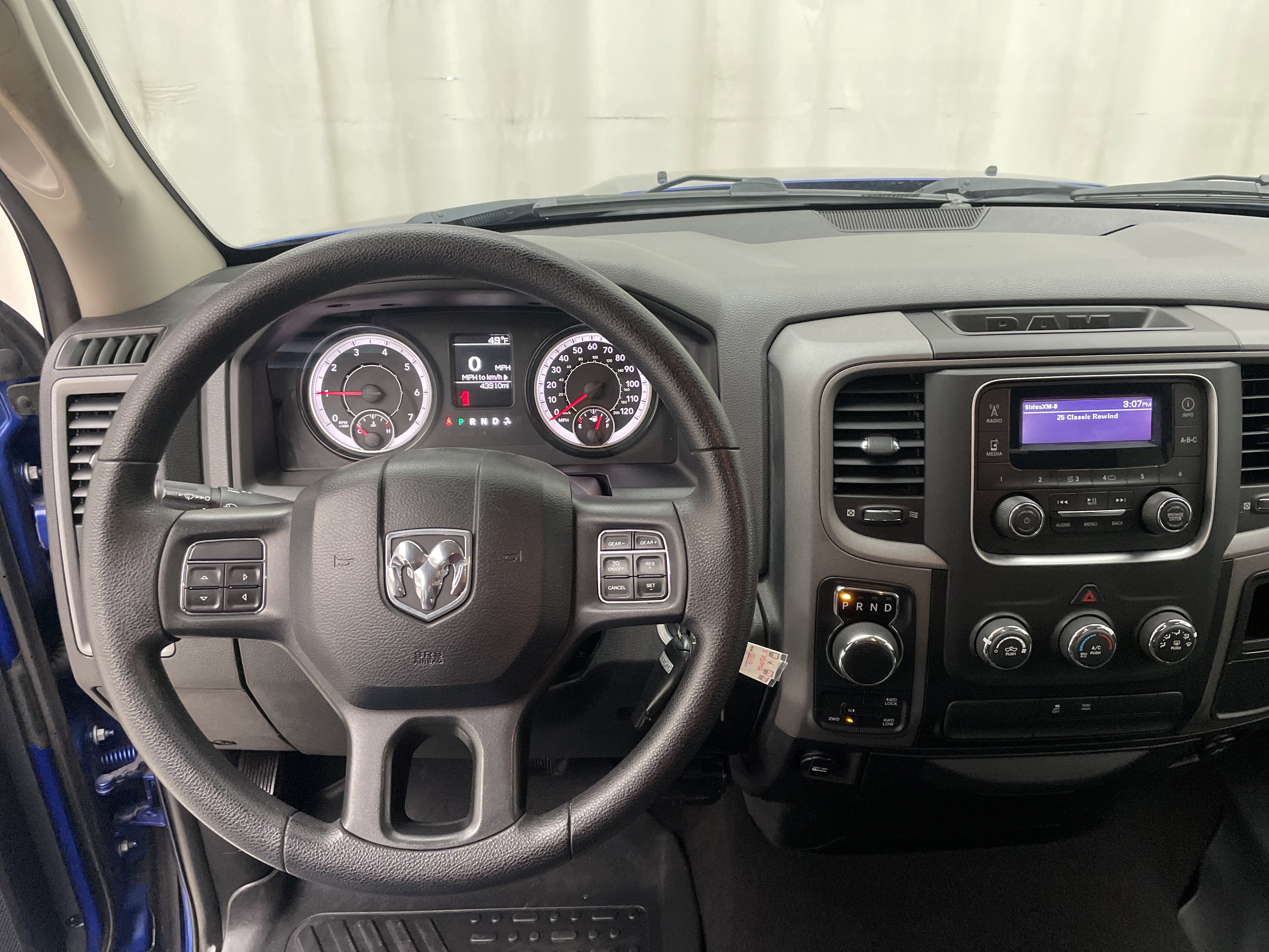 2017 RAM 1500 Express Quad Cab 4x4 6'4" Box