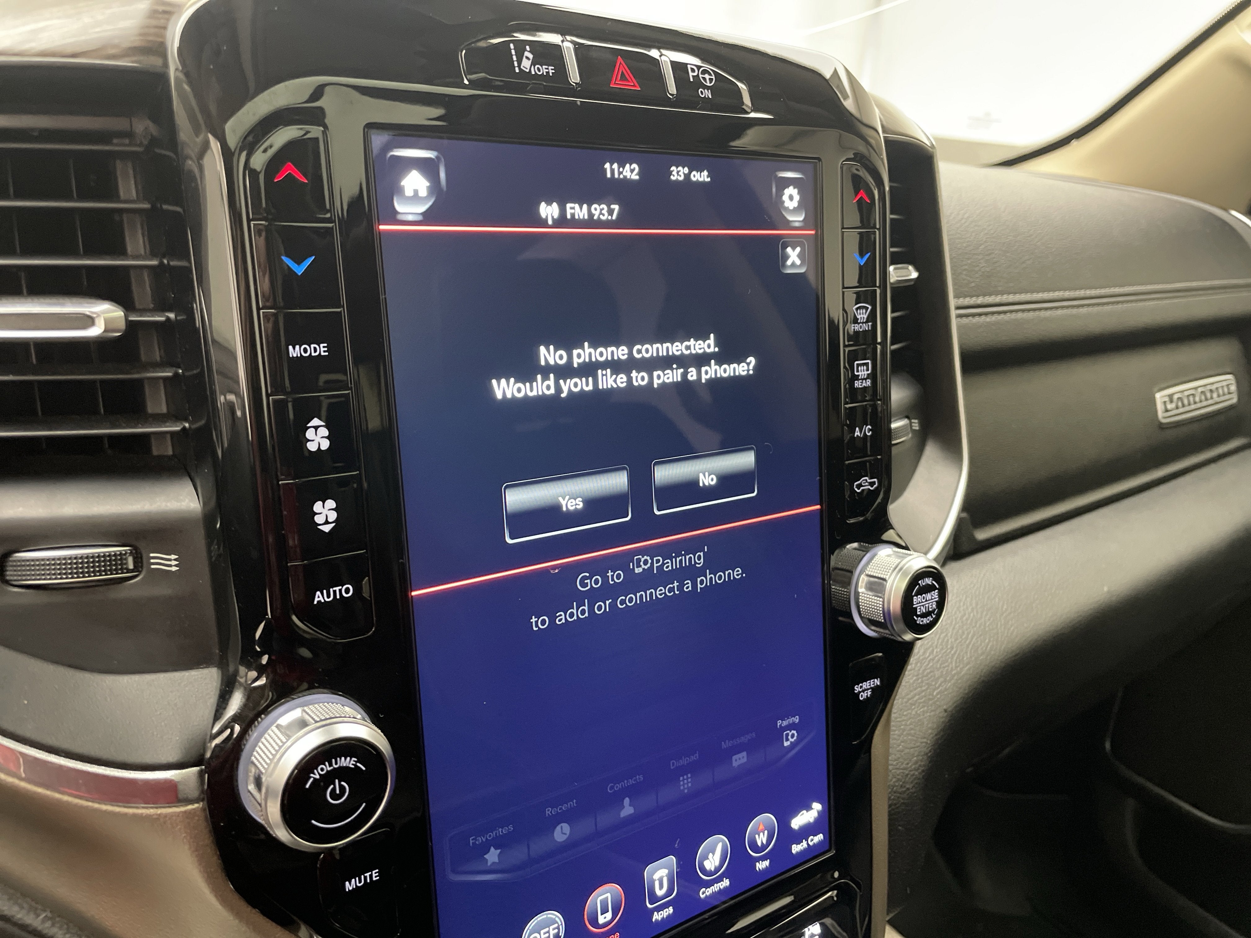 2019 RAM 1500 Laramie Crew Cab 4x4 5'7" Box