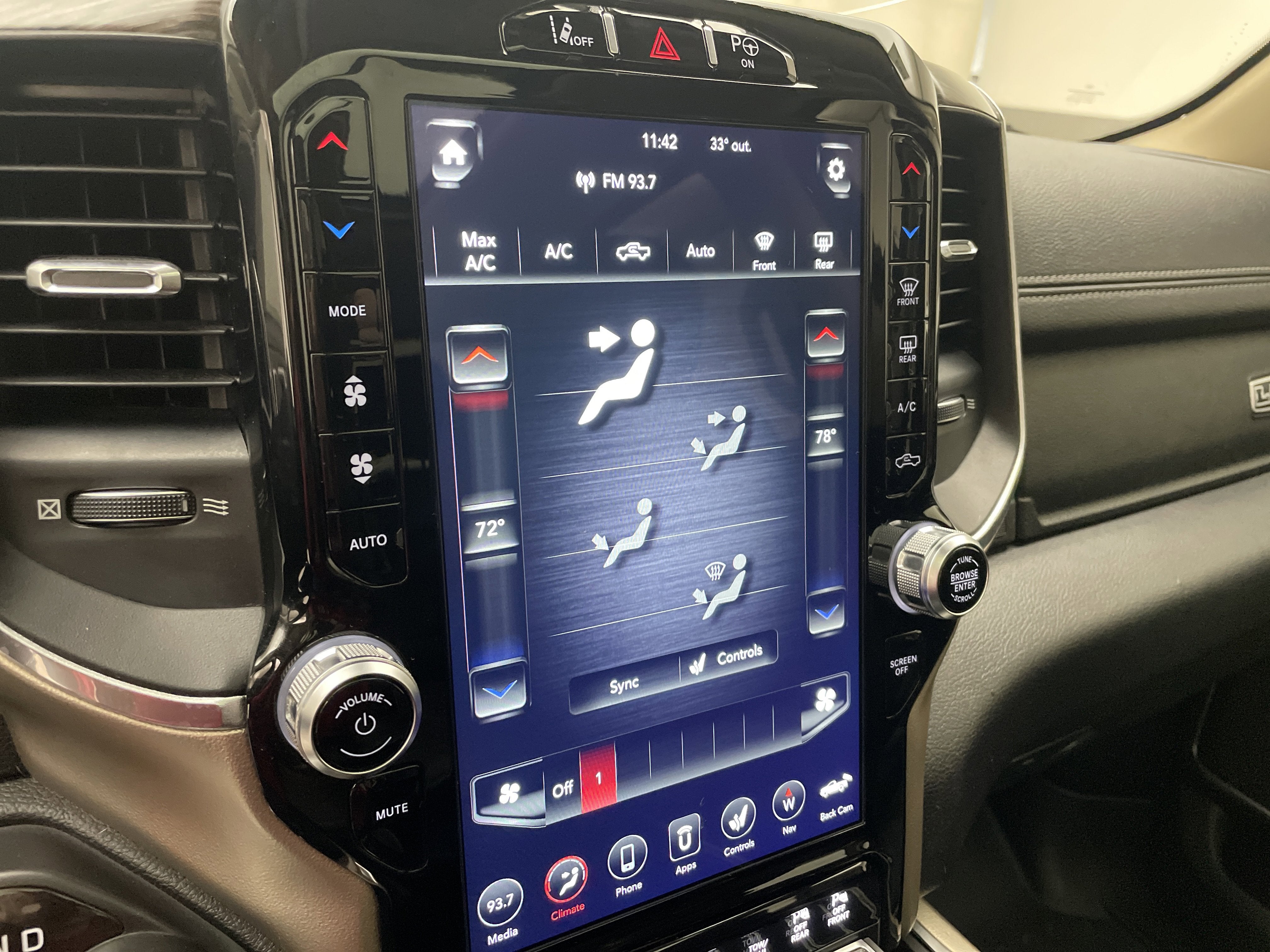 2019 RAM 1500 Laramie Crew Cab 4x4 5'7" Box