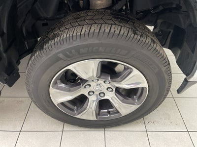 2019 RAM 1500 Laramie Crew Cab 4x4 5'7" Box