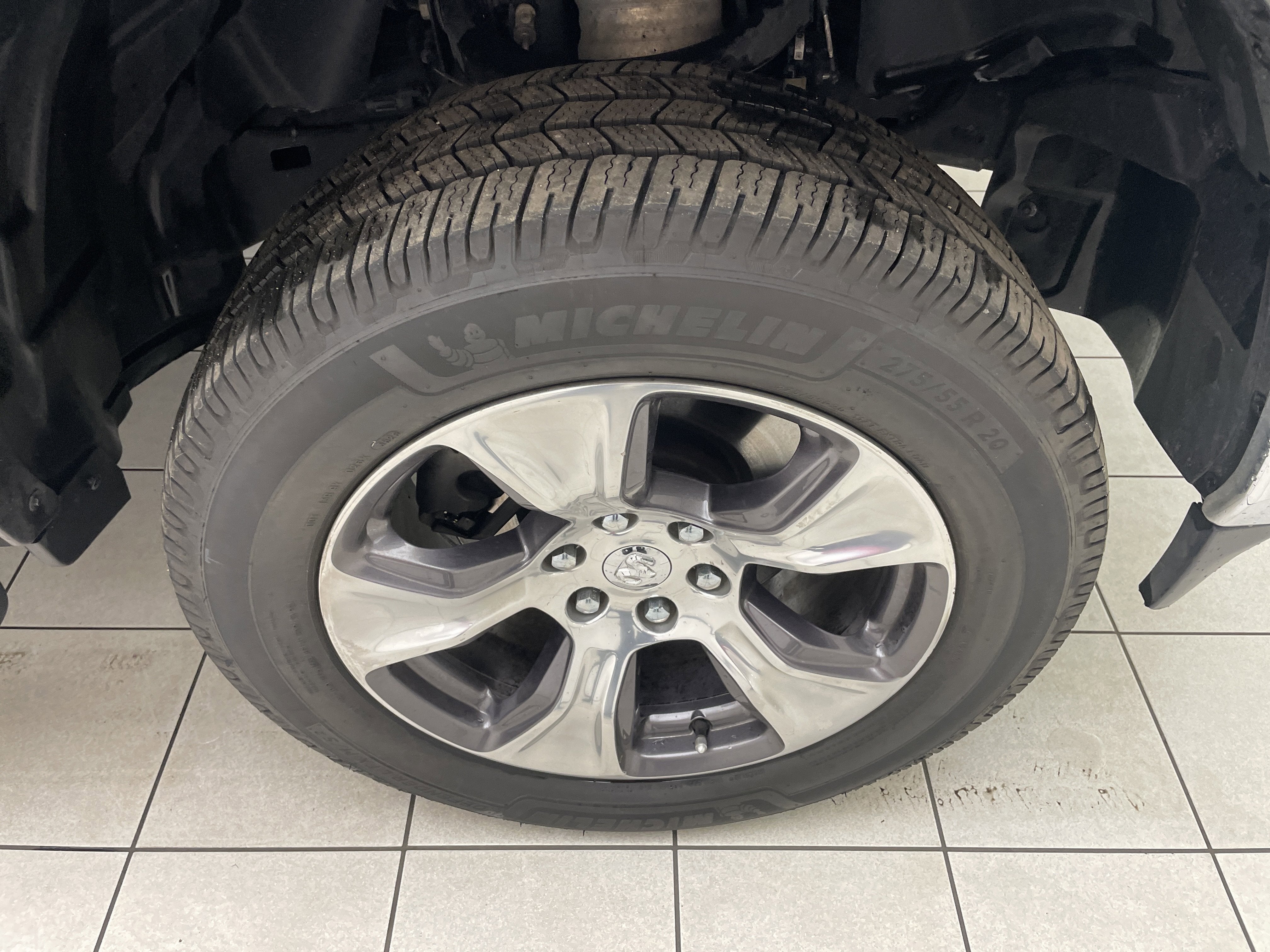 2019 RAM 1500 Laramie Crew Cab 4x4 5'7" Box