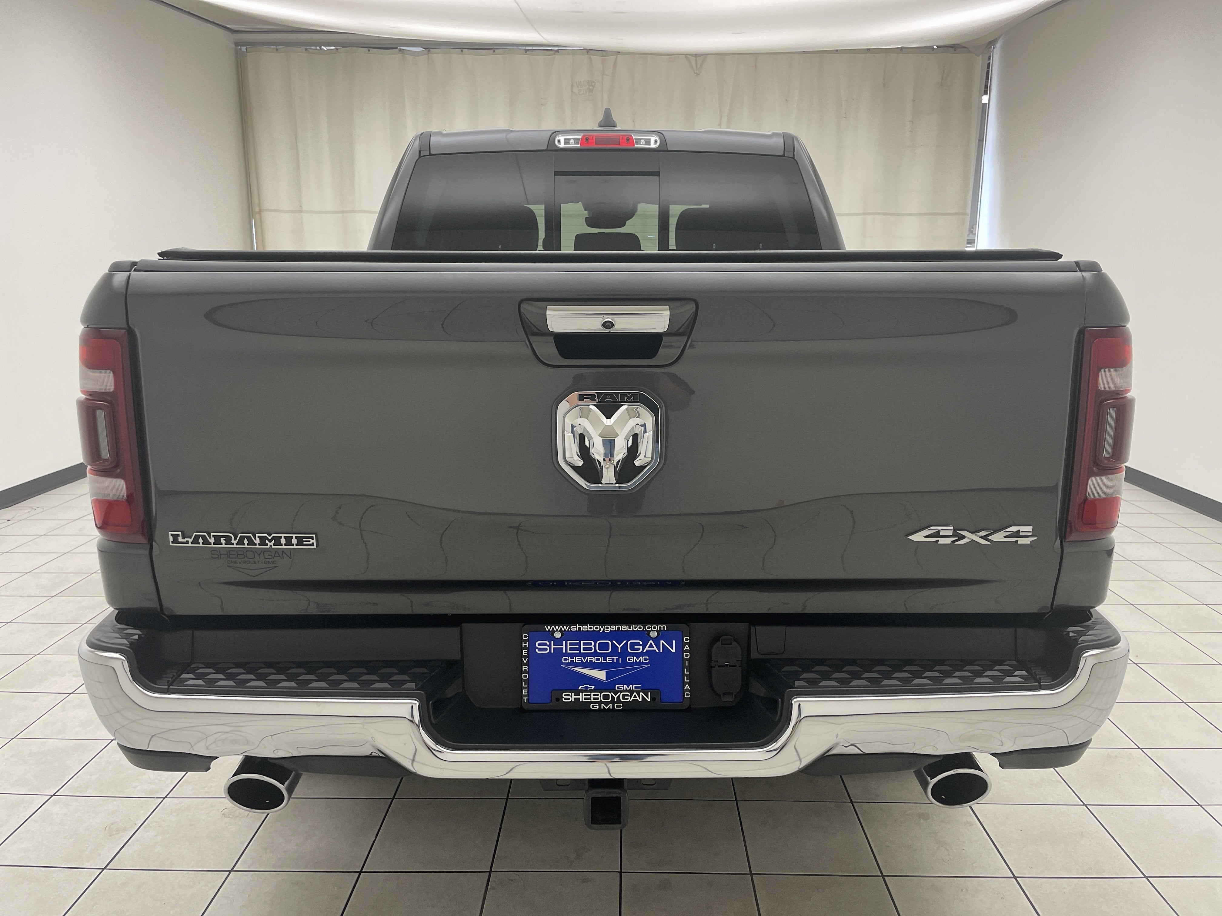 2022 RAM 1500 Laramie Crew Cab 4x4 5'7" Box
