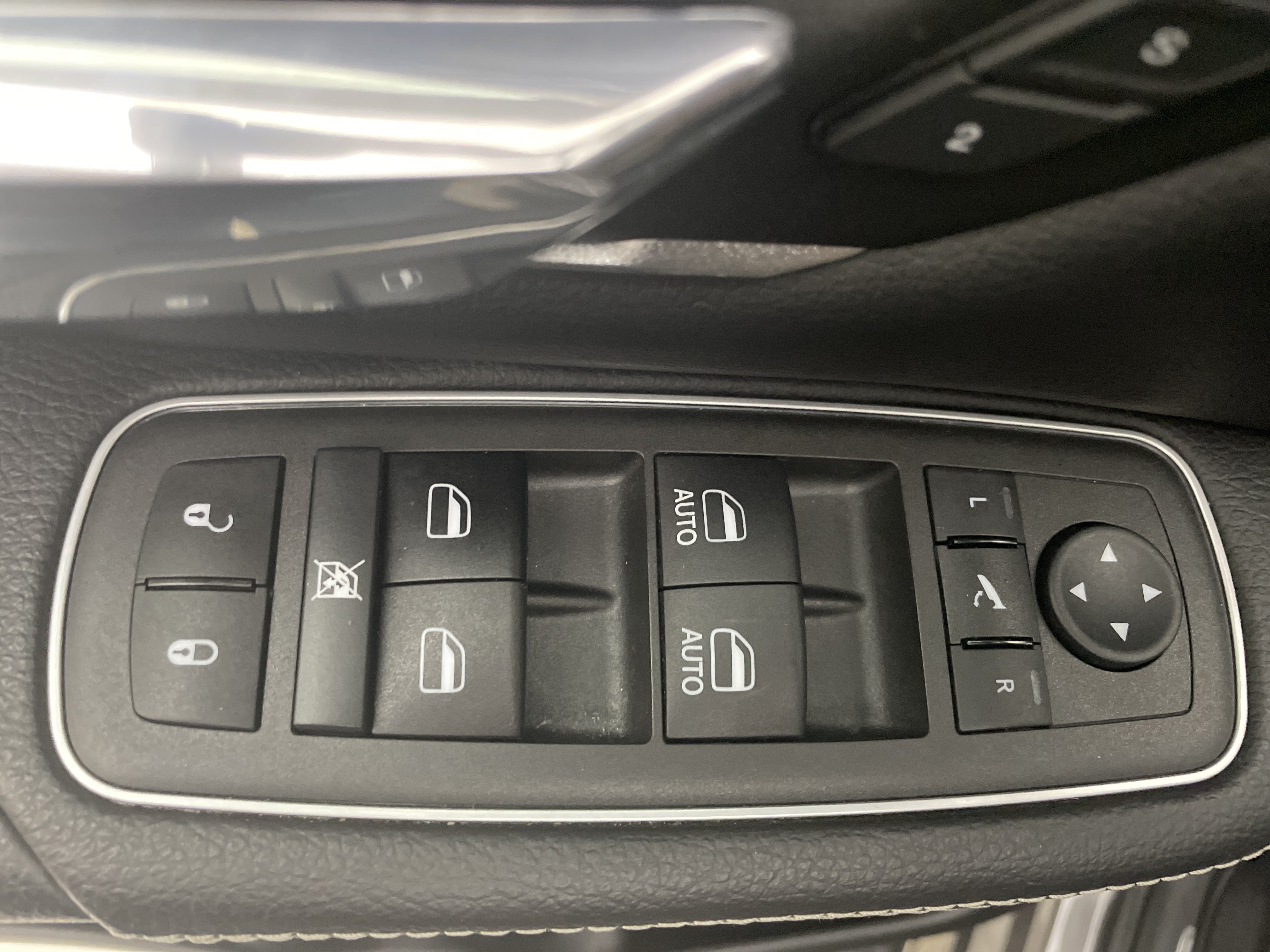 2022 RAM 1500 Laramie Crew Cab 4x4 5'7" Box