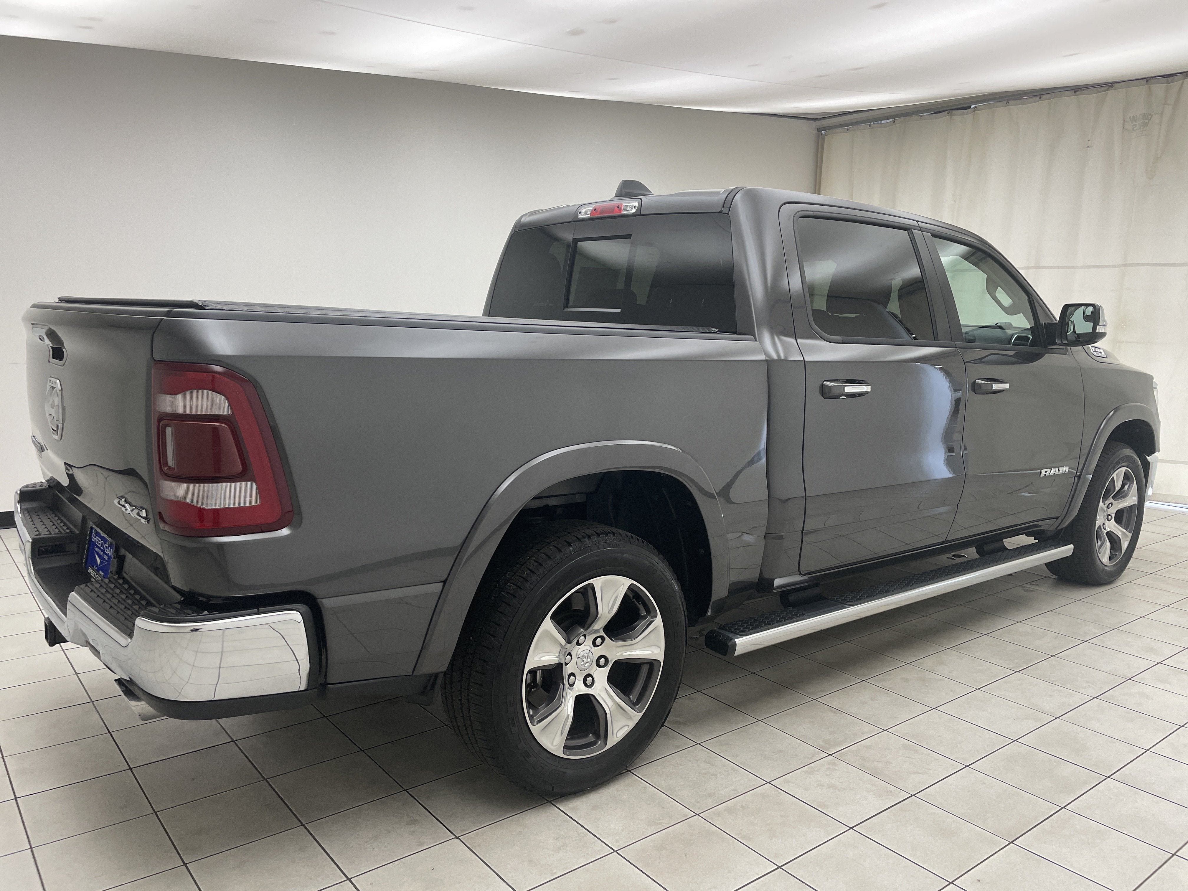 2022 RAM 1500 Laramie Crew Cab 4x4 5'7" Box