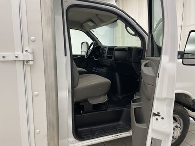 2014 Chevrolet Express Cutaway 3500 3500