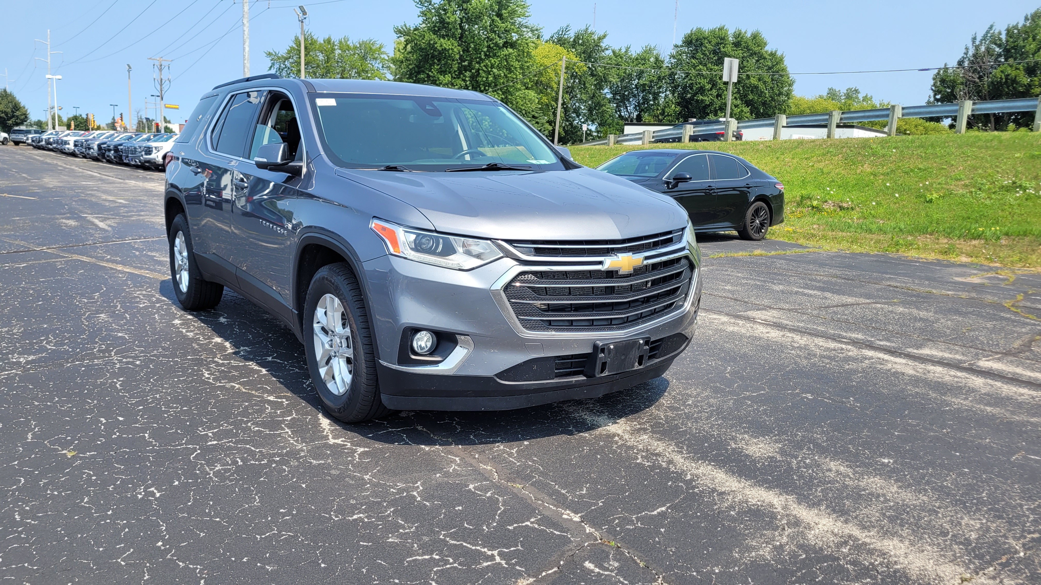 2021 Chevrolet Traverse LT Cloth