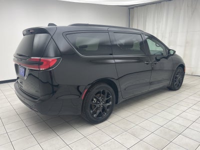 2024 Chrysler Pacifica Touring L AWD