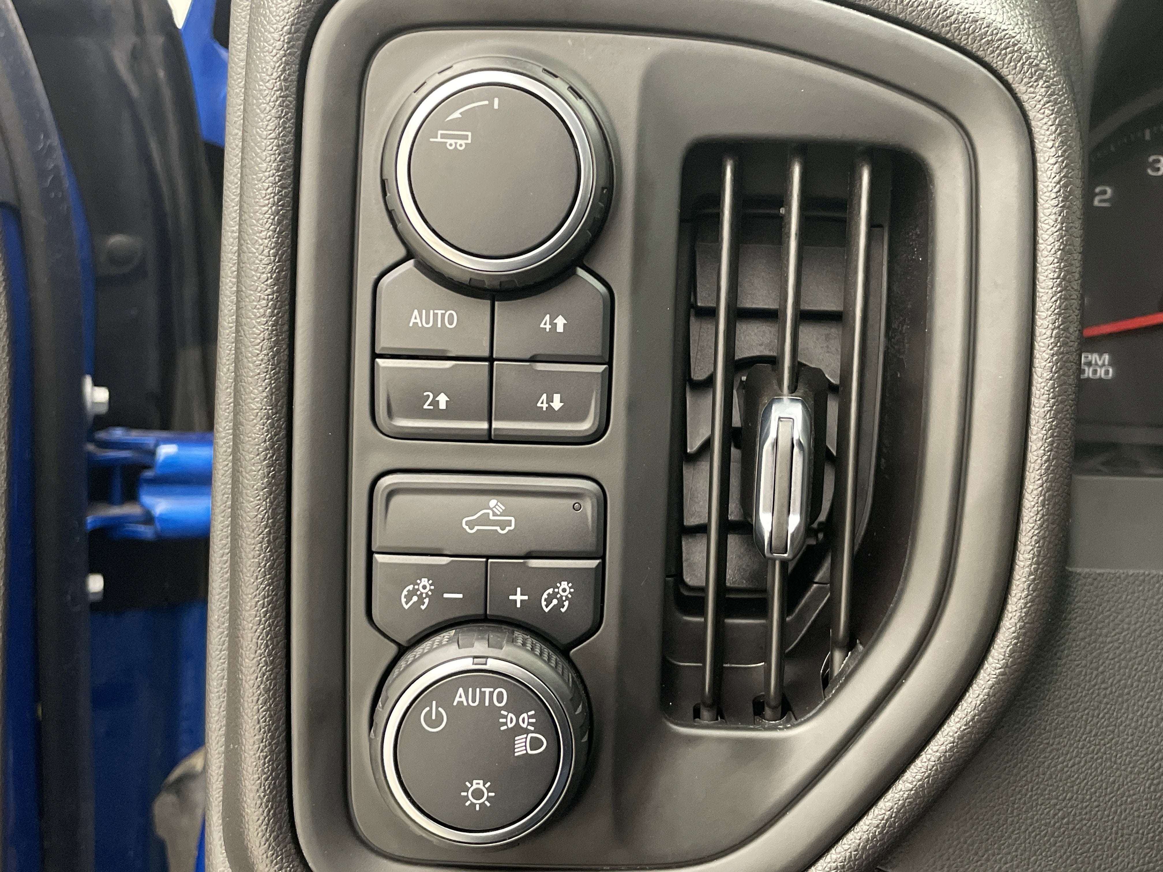 2023 Chevrolet Silverado 1500 Custom Trail Boss