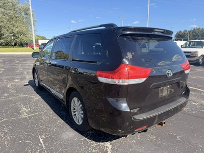 2013 Toyota Sienna XLE V6 8 Passenger