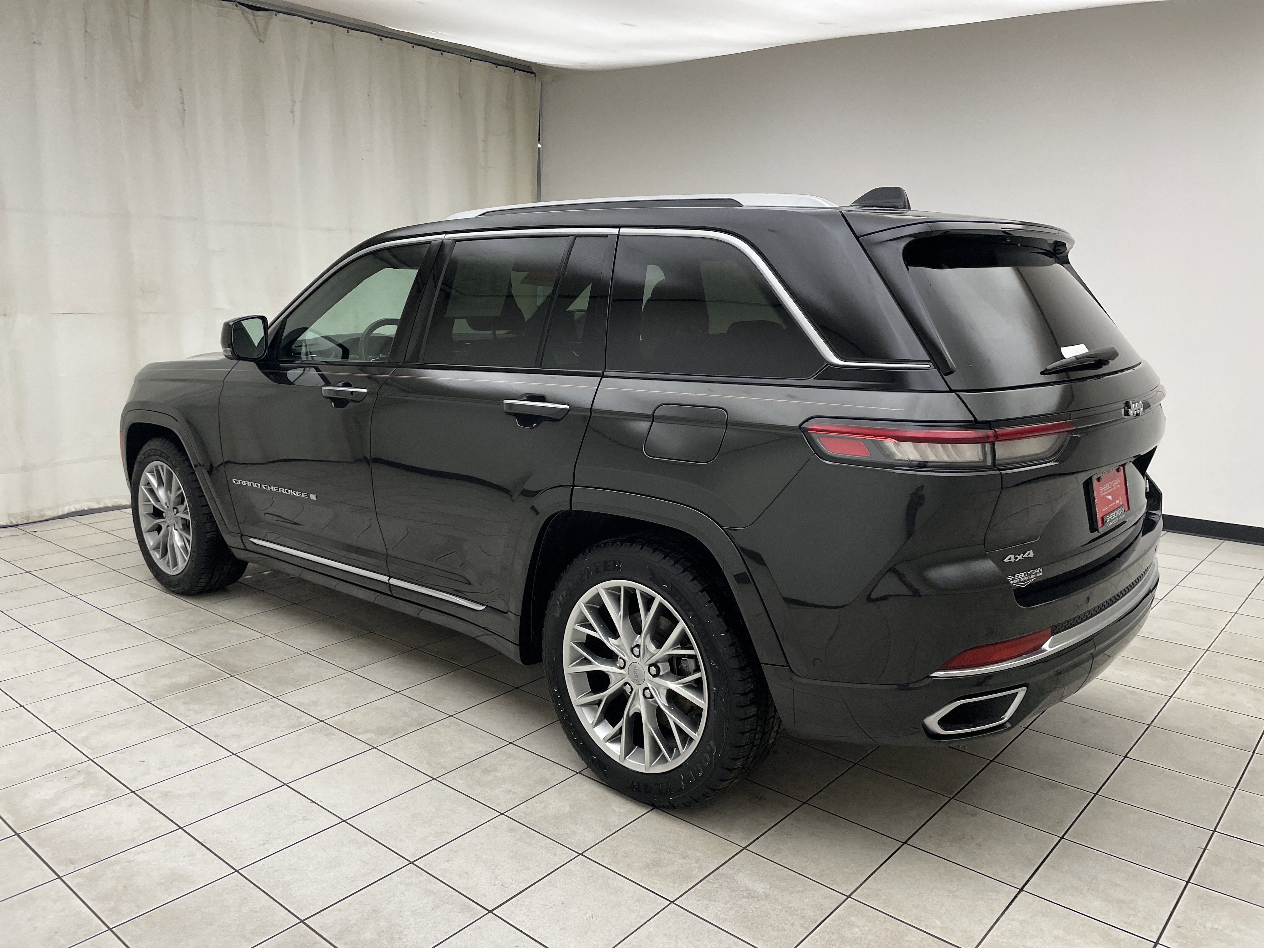 2023 Jeep Grand Cherokee Summit 4x4