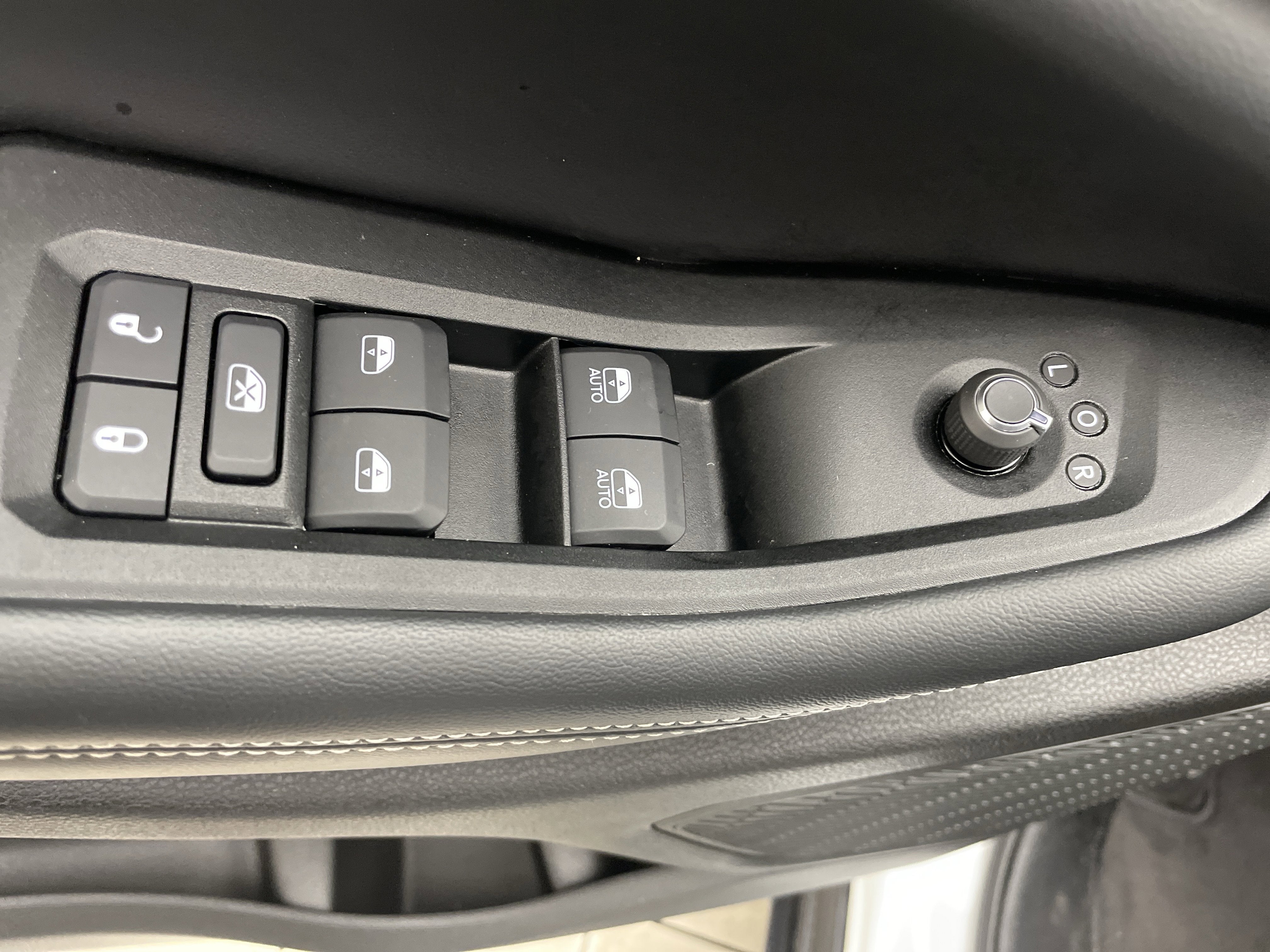 2025 Jeep Grand Cherokee L Laredo 4x4