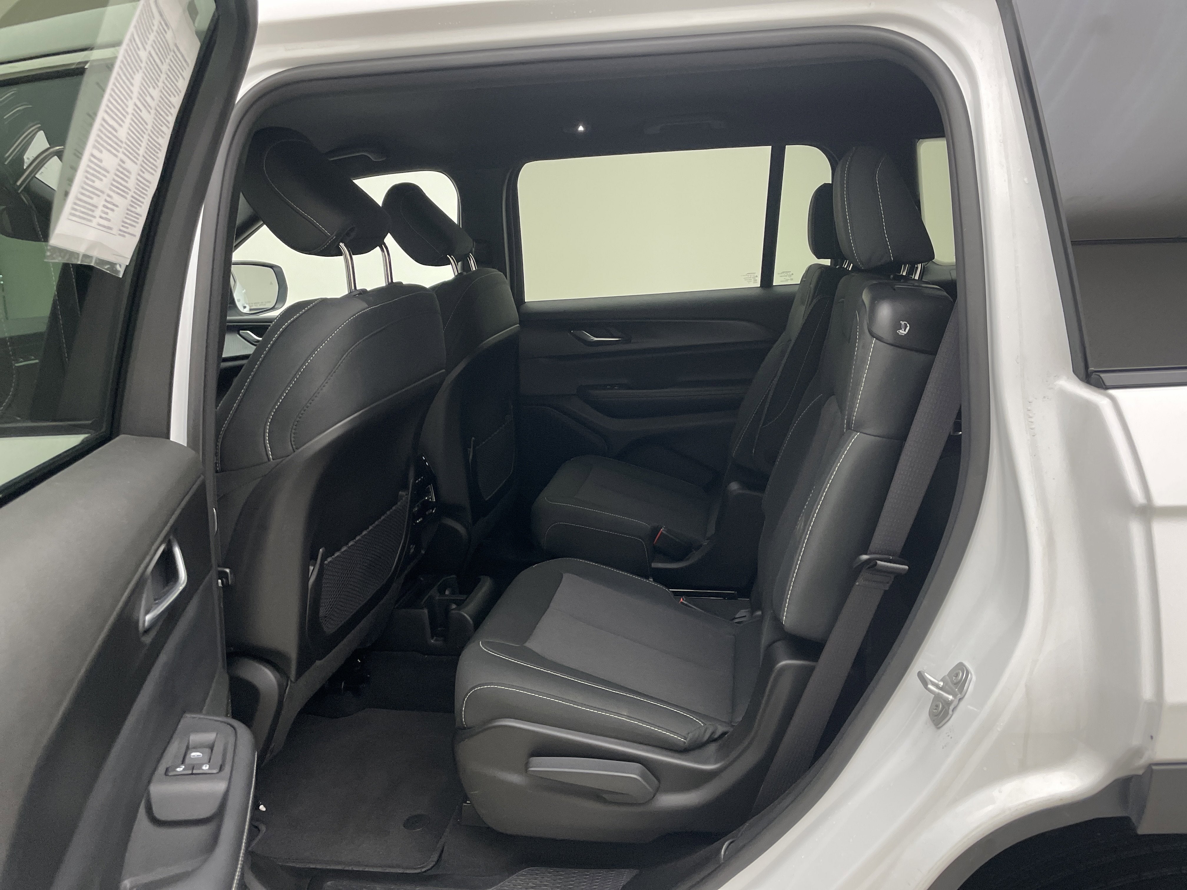 2025 Jeep Grand Cherokee L Laredo 4x4