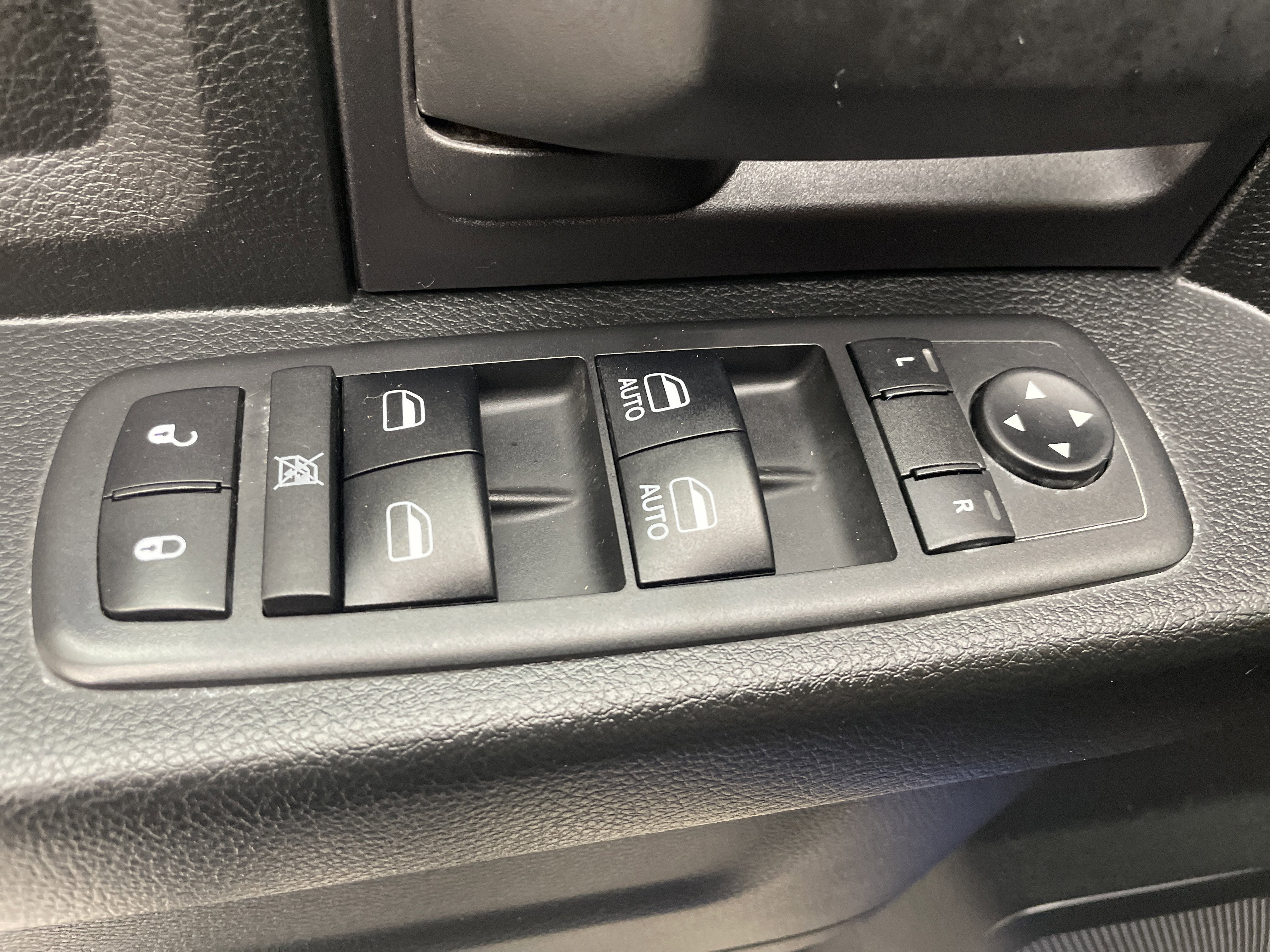 2018 RAM 1500 Express Quad Cab 4x4 6'4' Box