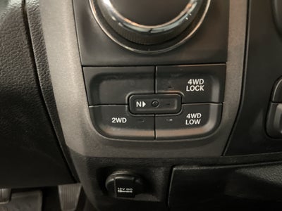 2017 RAM 1500 Express Crew Cab 4x4 5'7' Box