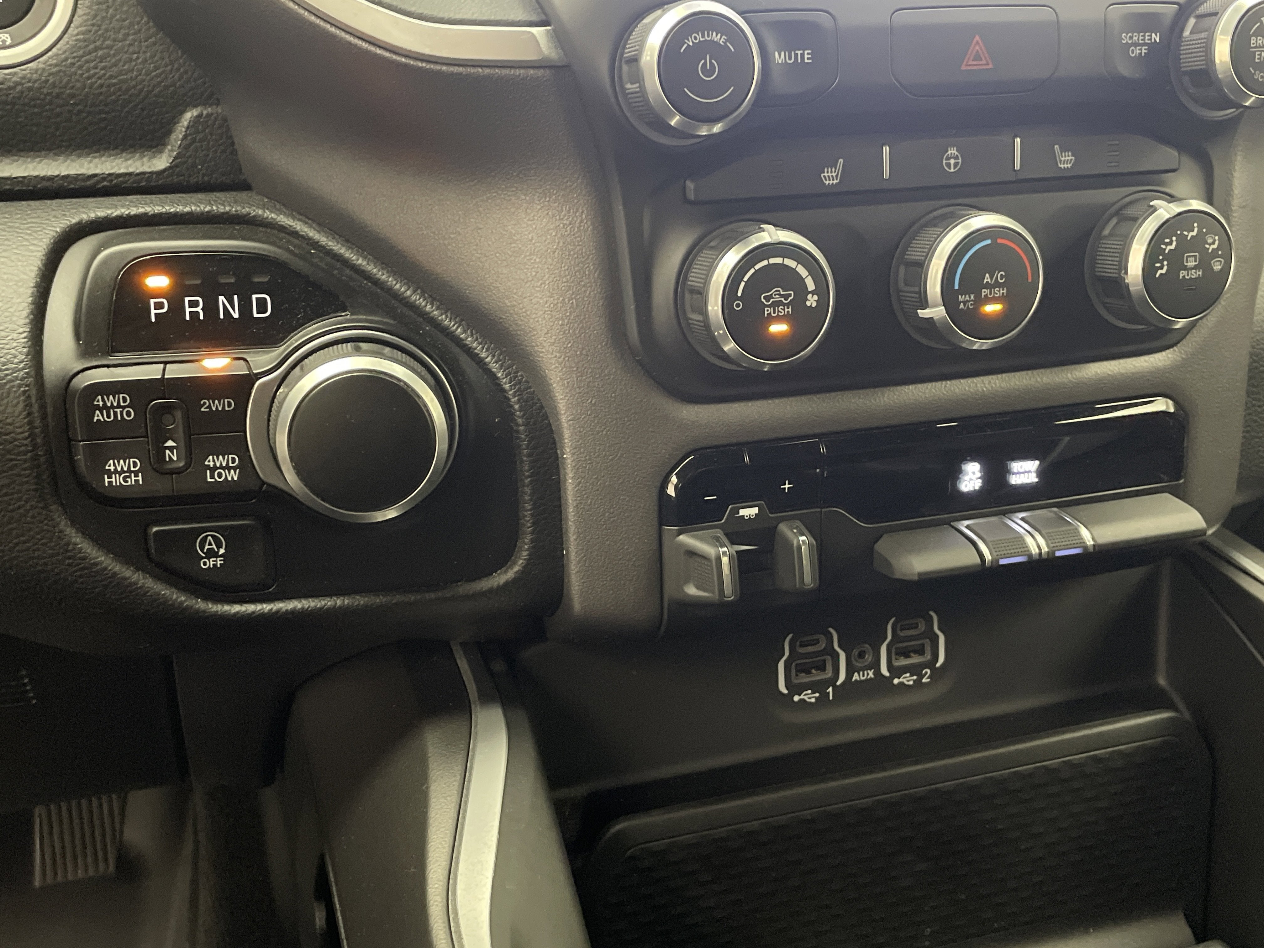 2023 RAM 1500 Big Horn Crew Cab 4x4 5'7' Box