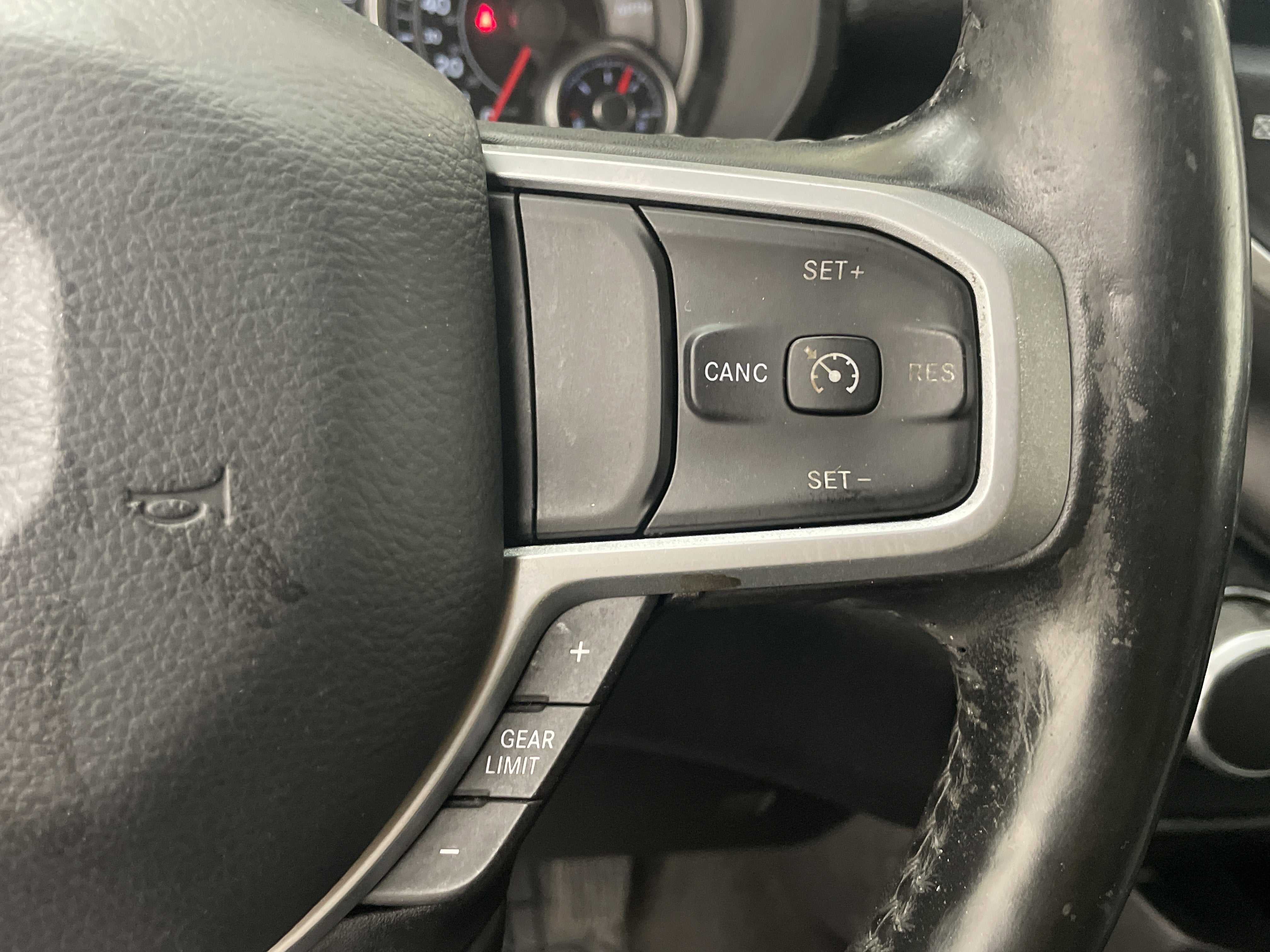 2020 RAM 1500 Big Horn Quad Cab 4x4 6'4' Box