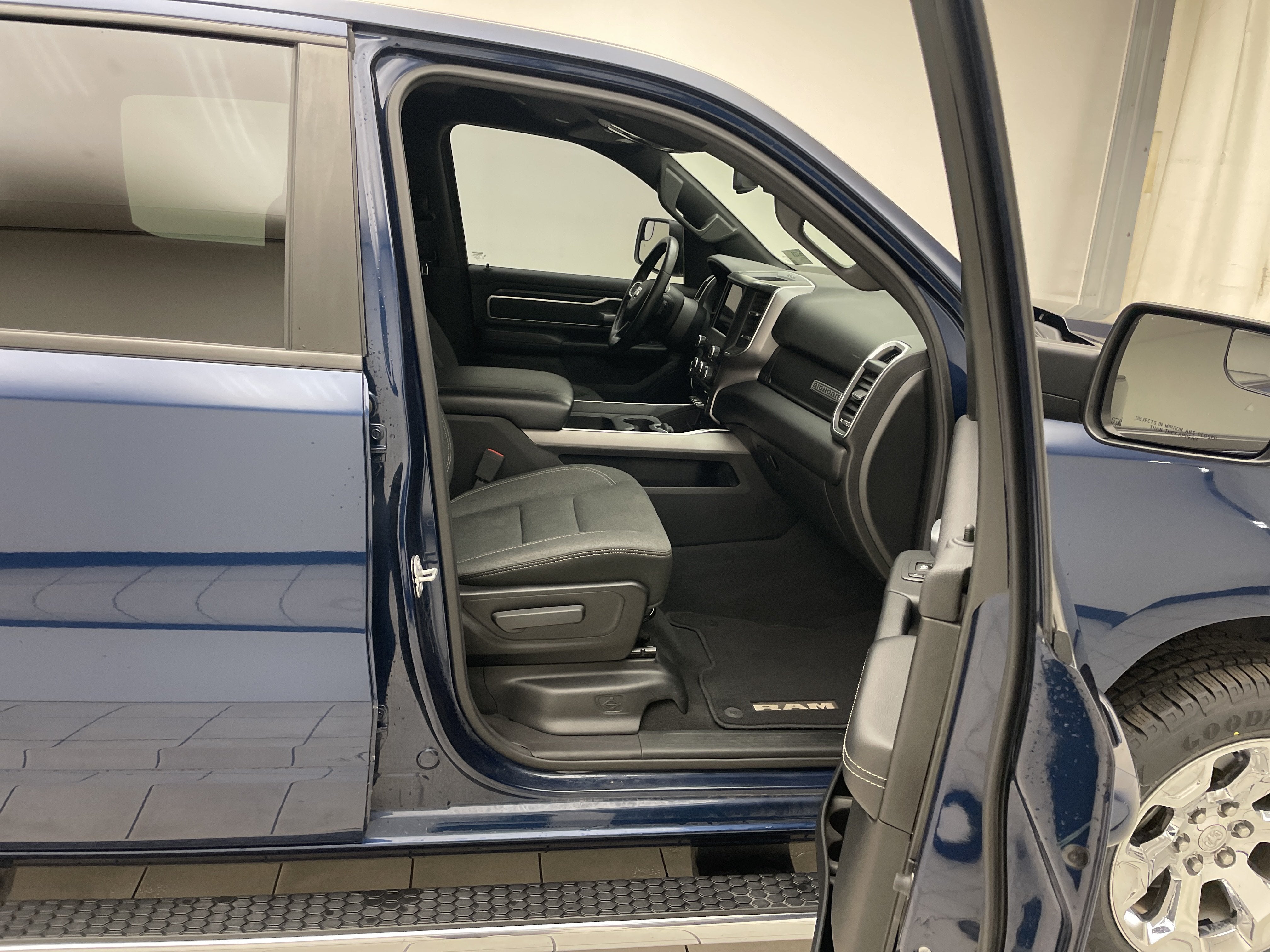 2019 RAM 1500 Big Horn/Lone Star Crew Cab 4x4 5'7' Box