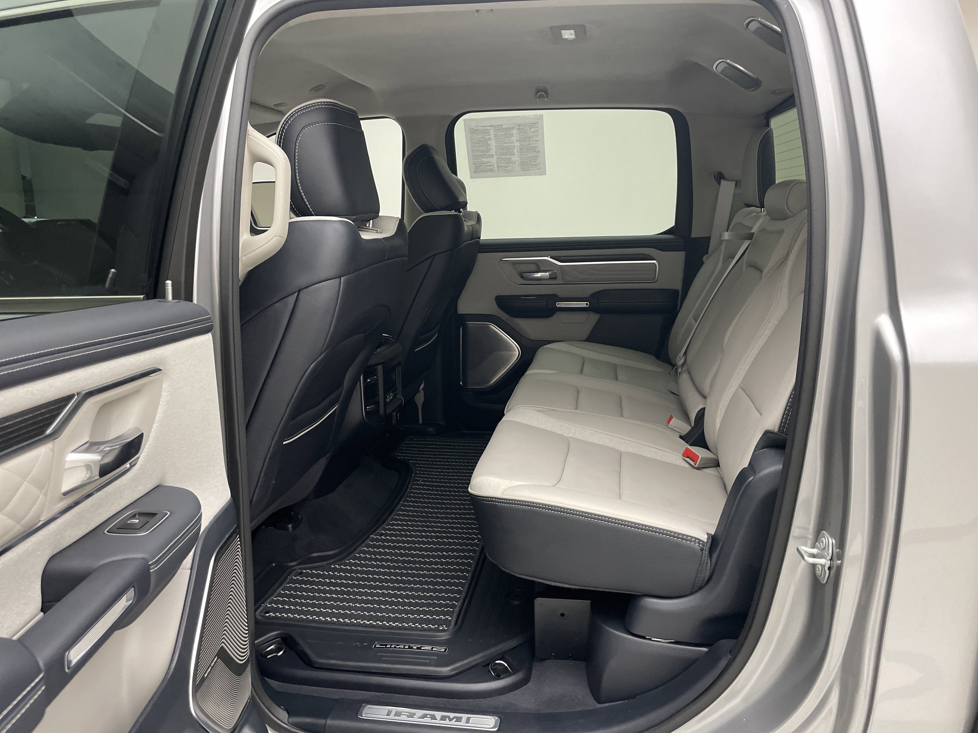 2024 RAM 1500 Limited Crew Cab 4x4 5'7' Box