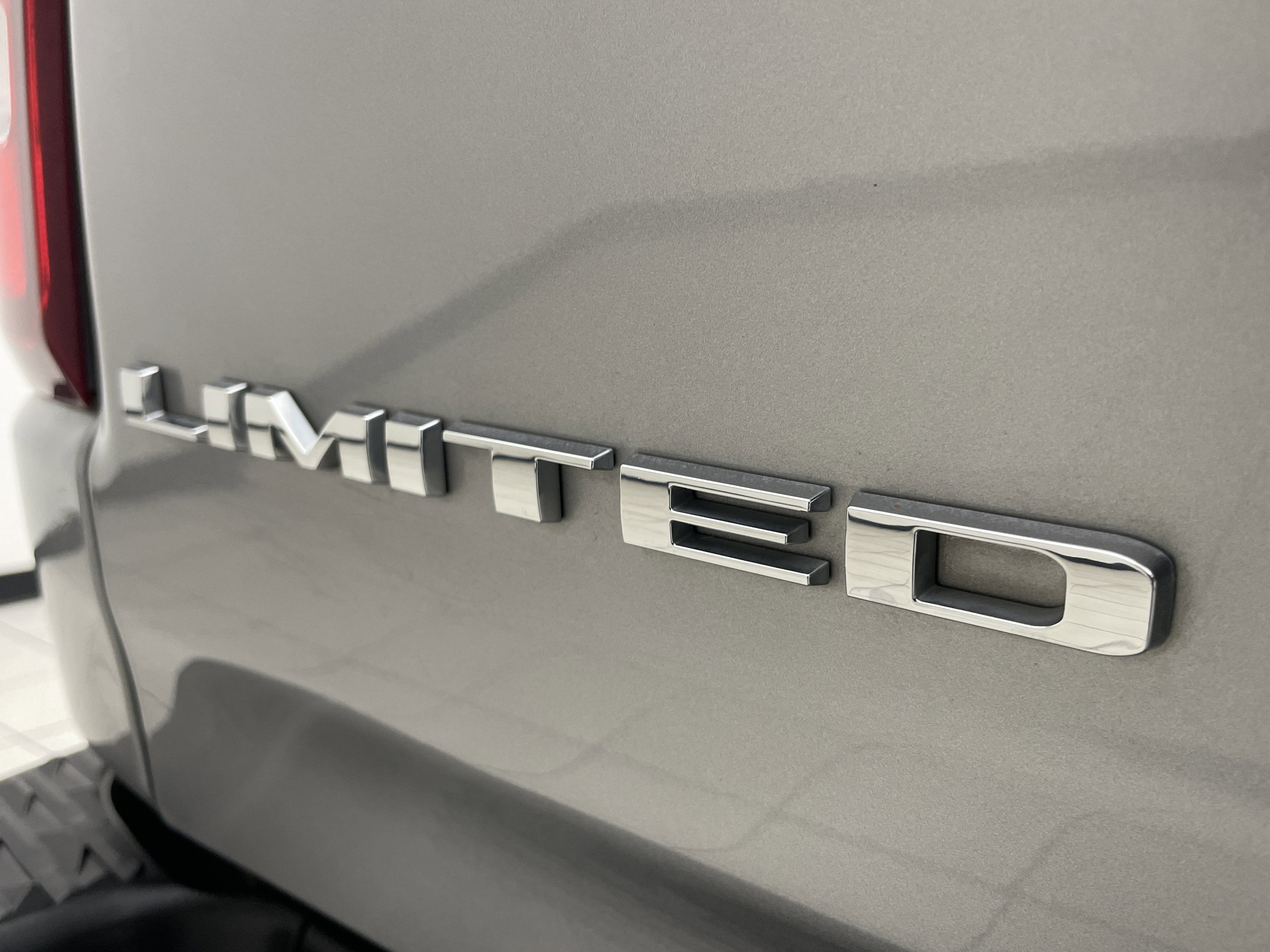 2024 RAM 1500 Limited Crew Cab 4x4 5'7' Box