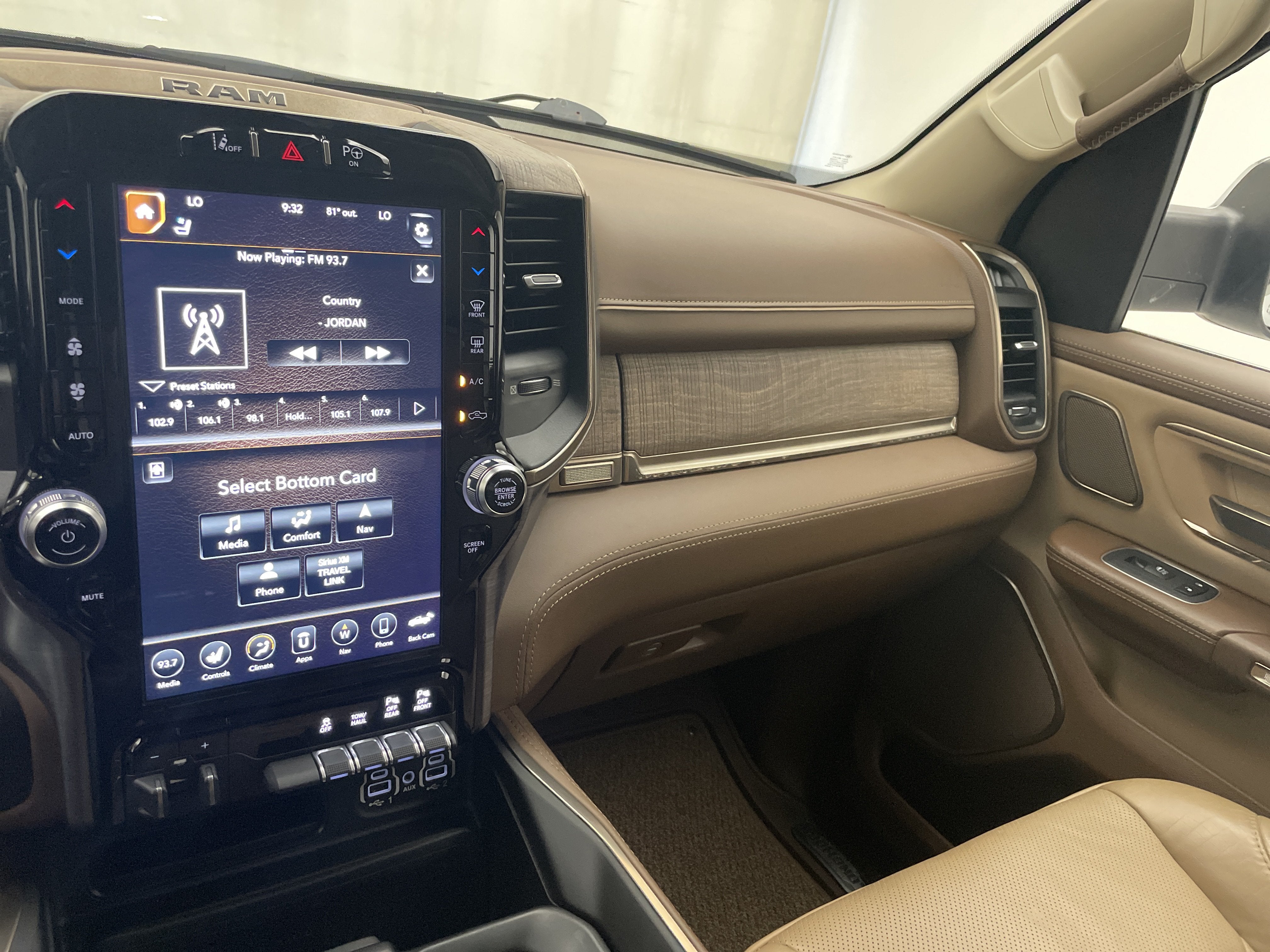 2020 RAM 1500 Laramie Longhorn Crew Cab 4x4 6'4' Box