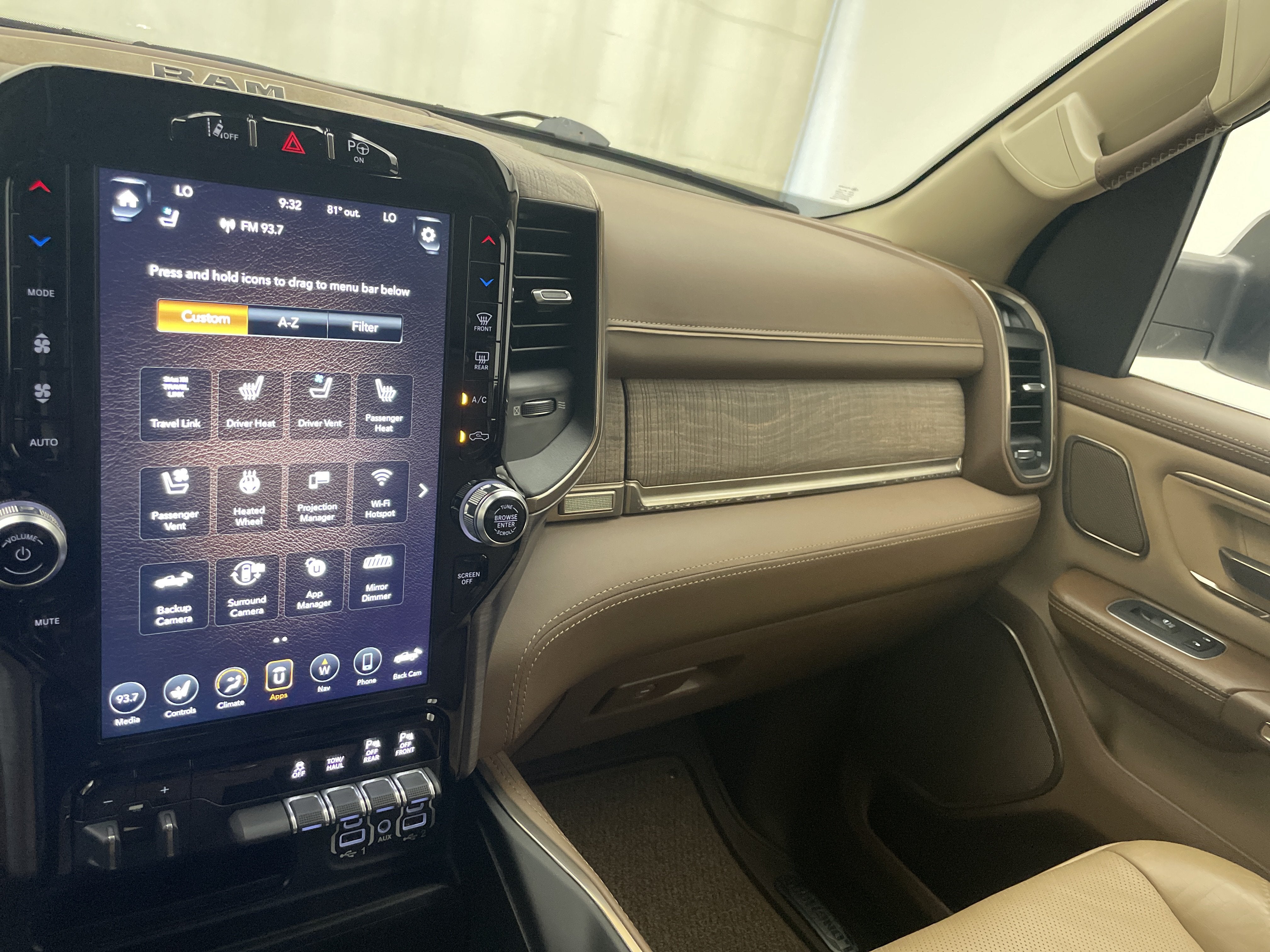 2020 RAM 1500 Laramie Longhorn Crew Cab 4x4 6'4' Box