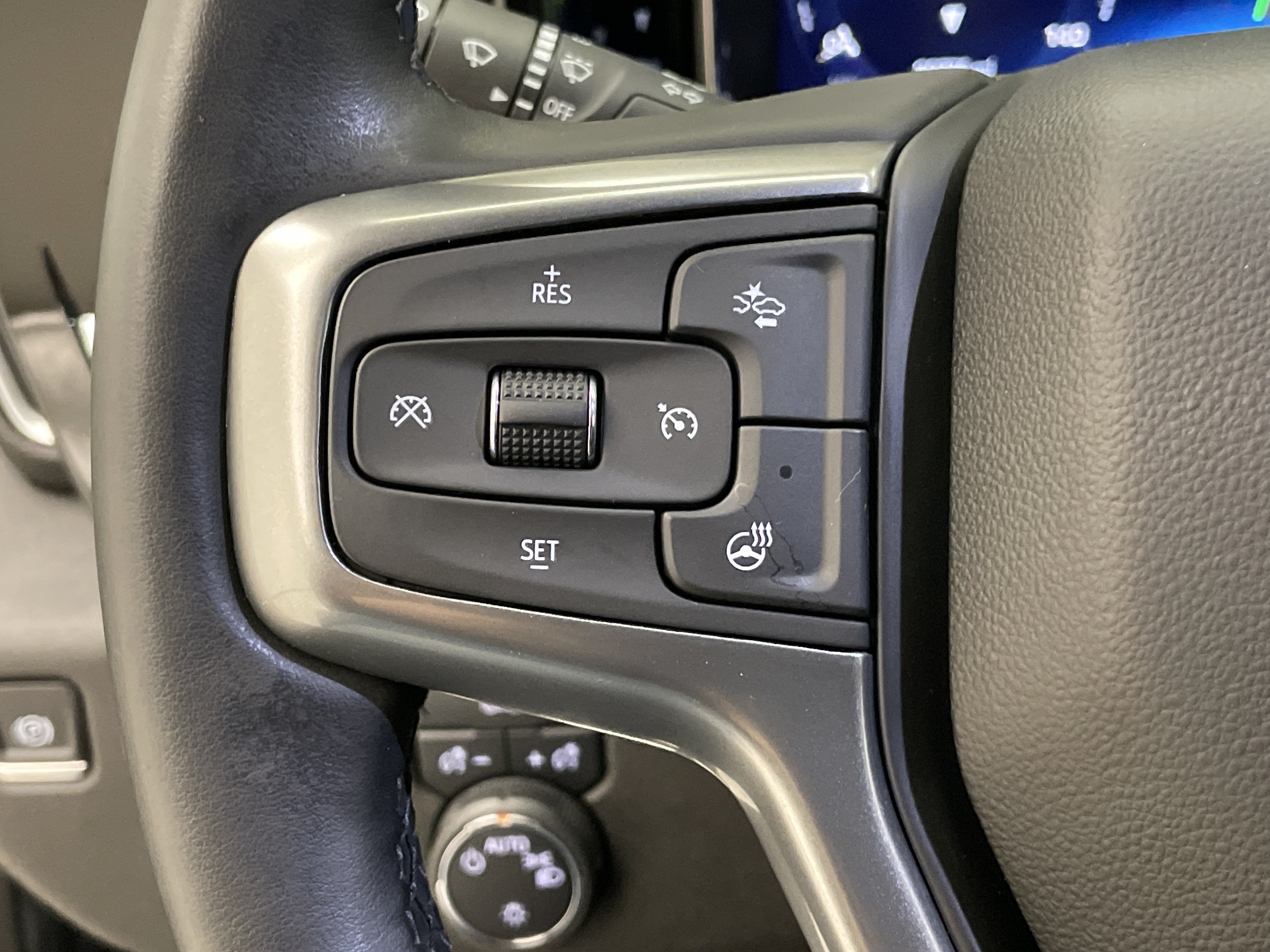 2024 Chevrolet Silverado 1500 4WD Crew Cab Short Bed LT with 2FL
