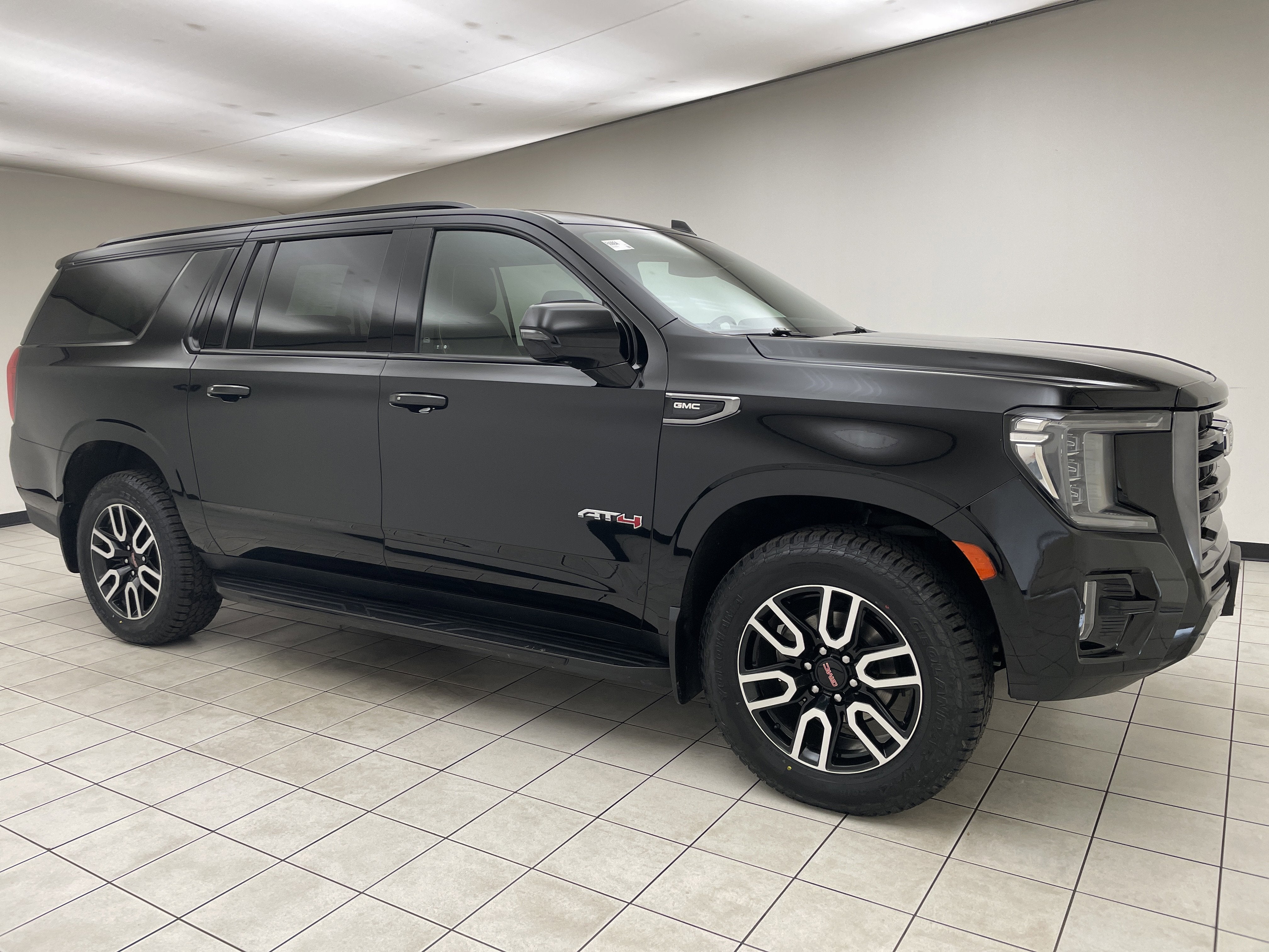 2023 GMC Yukon XL AT4