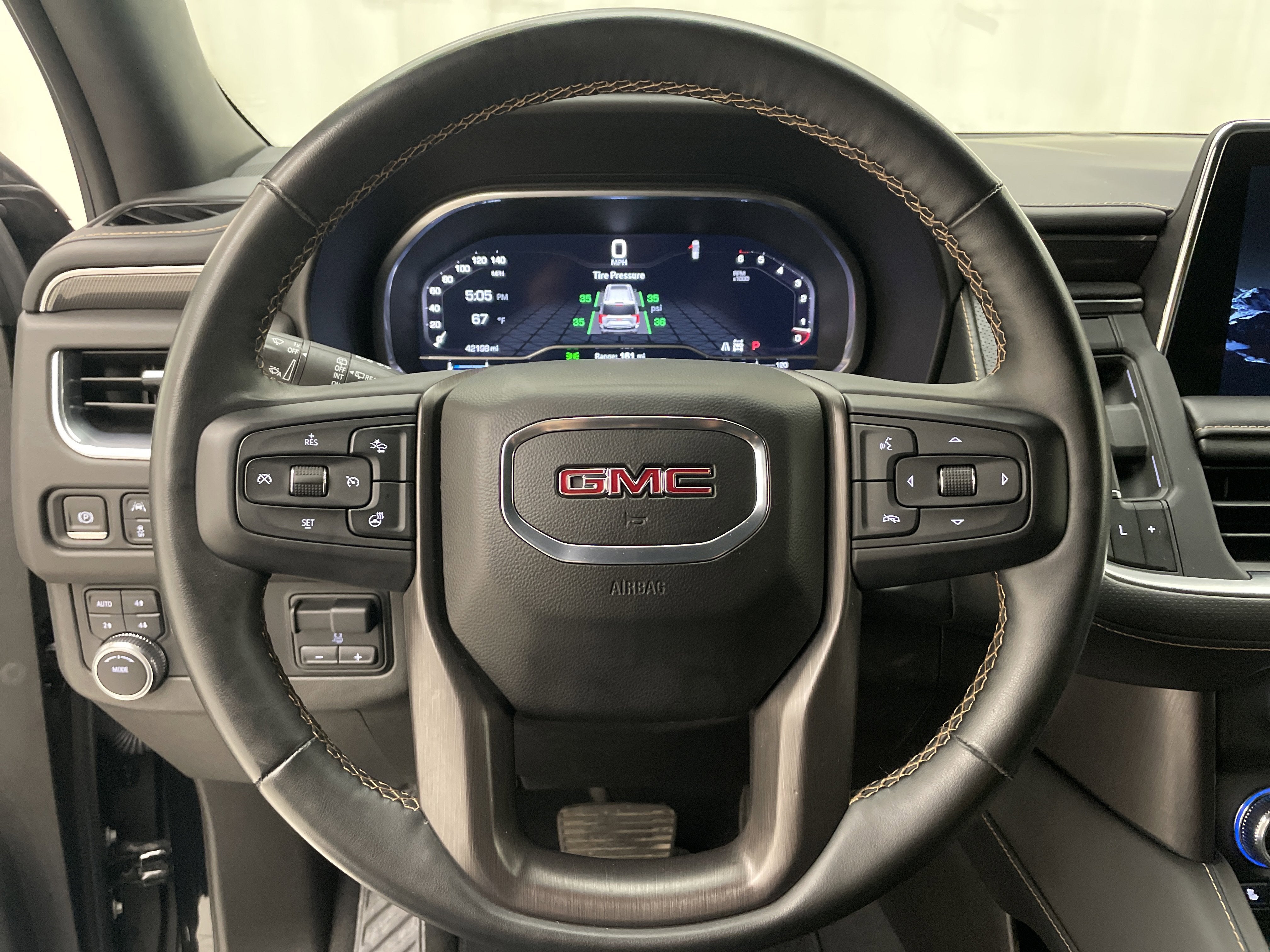 2023 GMC Yukon XL AT4