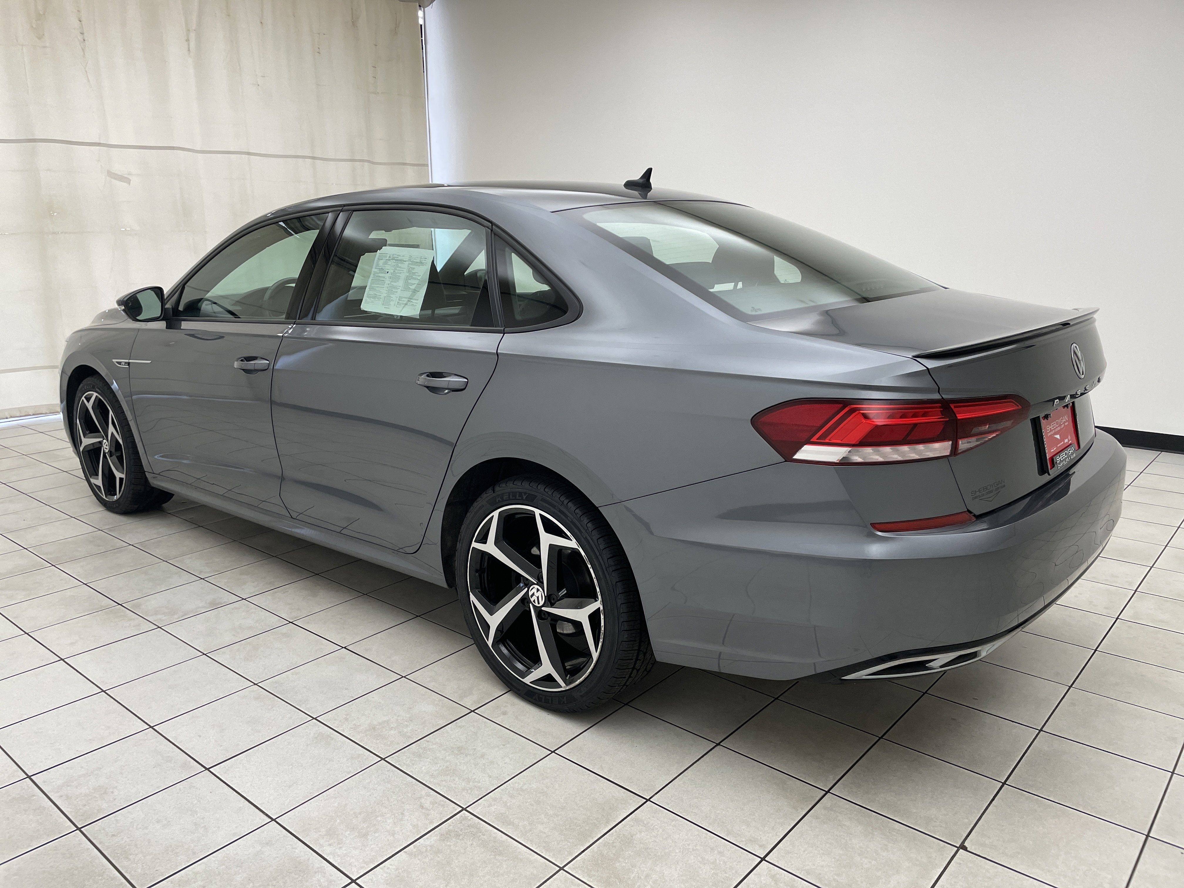 2021 Volkswagen Passat 2.0T R-Line