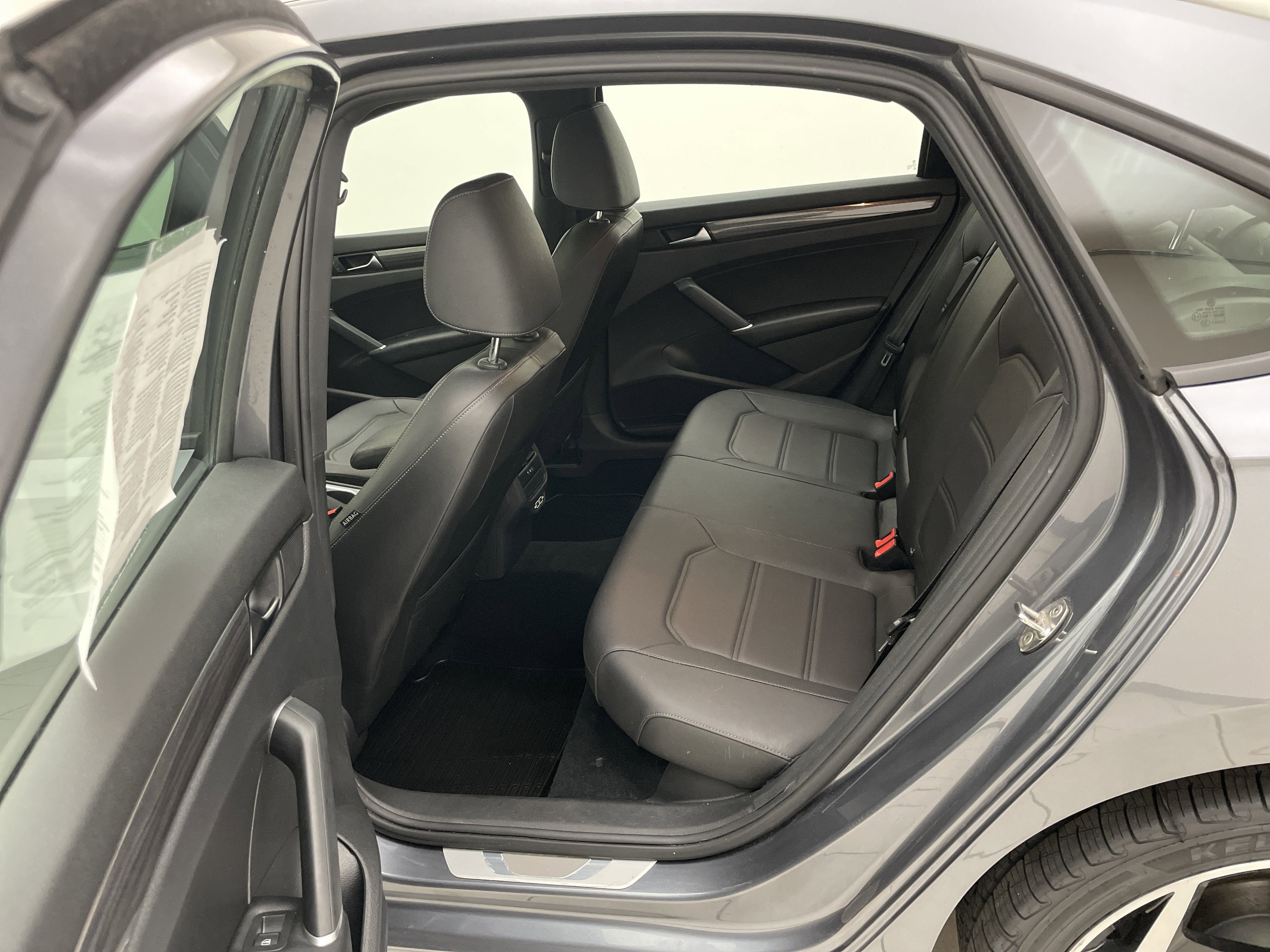 2021 Volkswagen Passat 2.0T R-Line