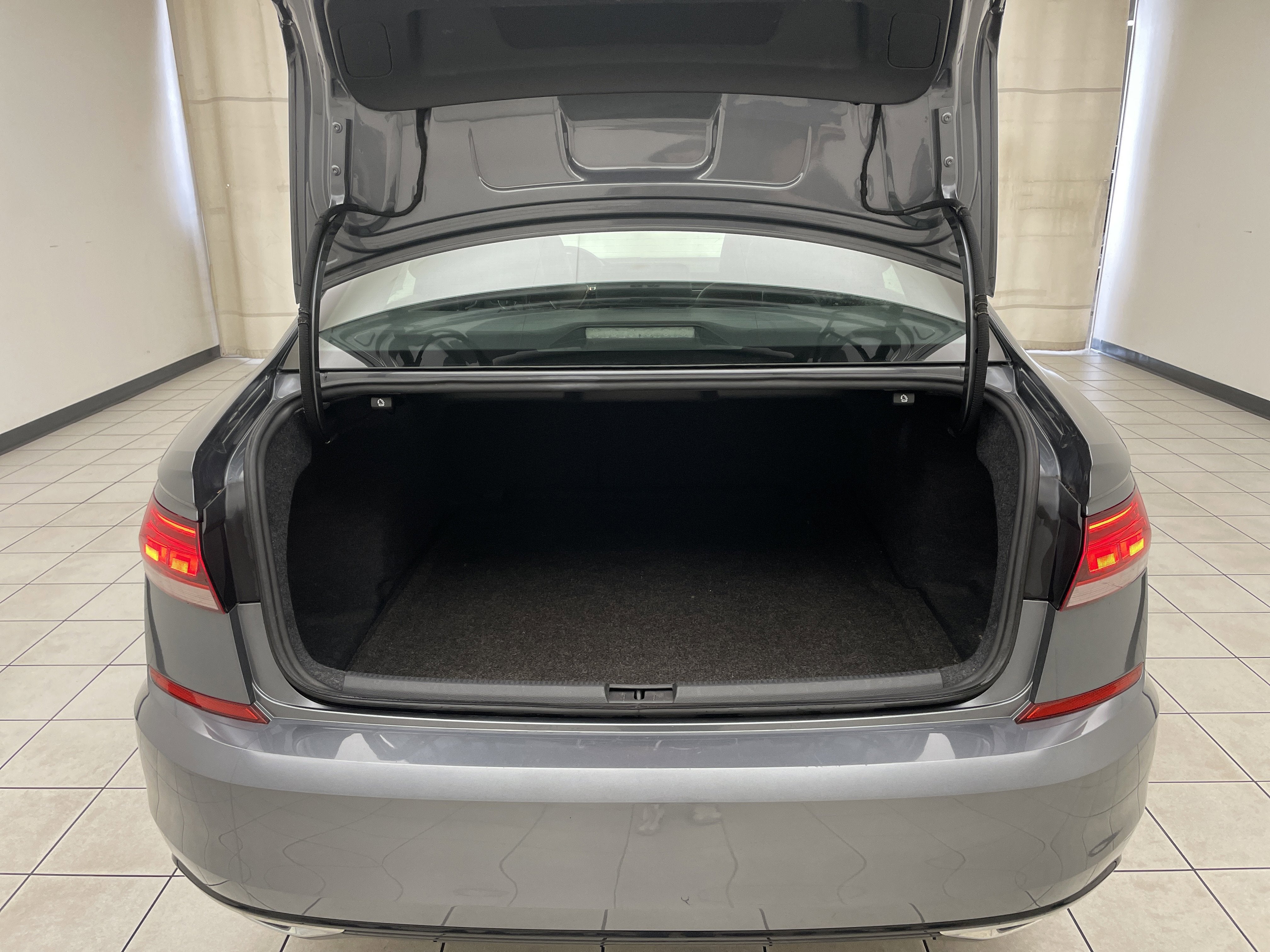 2021 Volkswagen Passat 2.0T R-Line