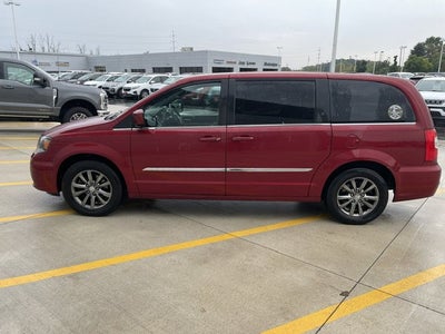 2015 Chrysler Town & Country S