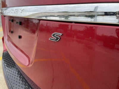 2015 Chrysler Town & Country S