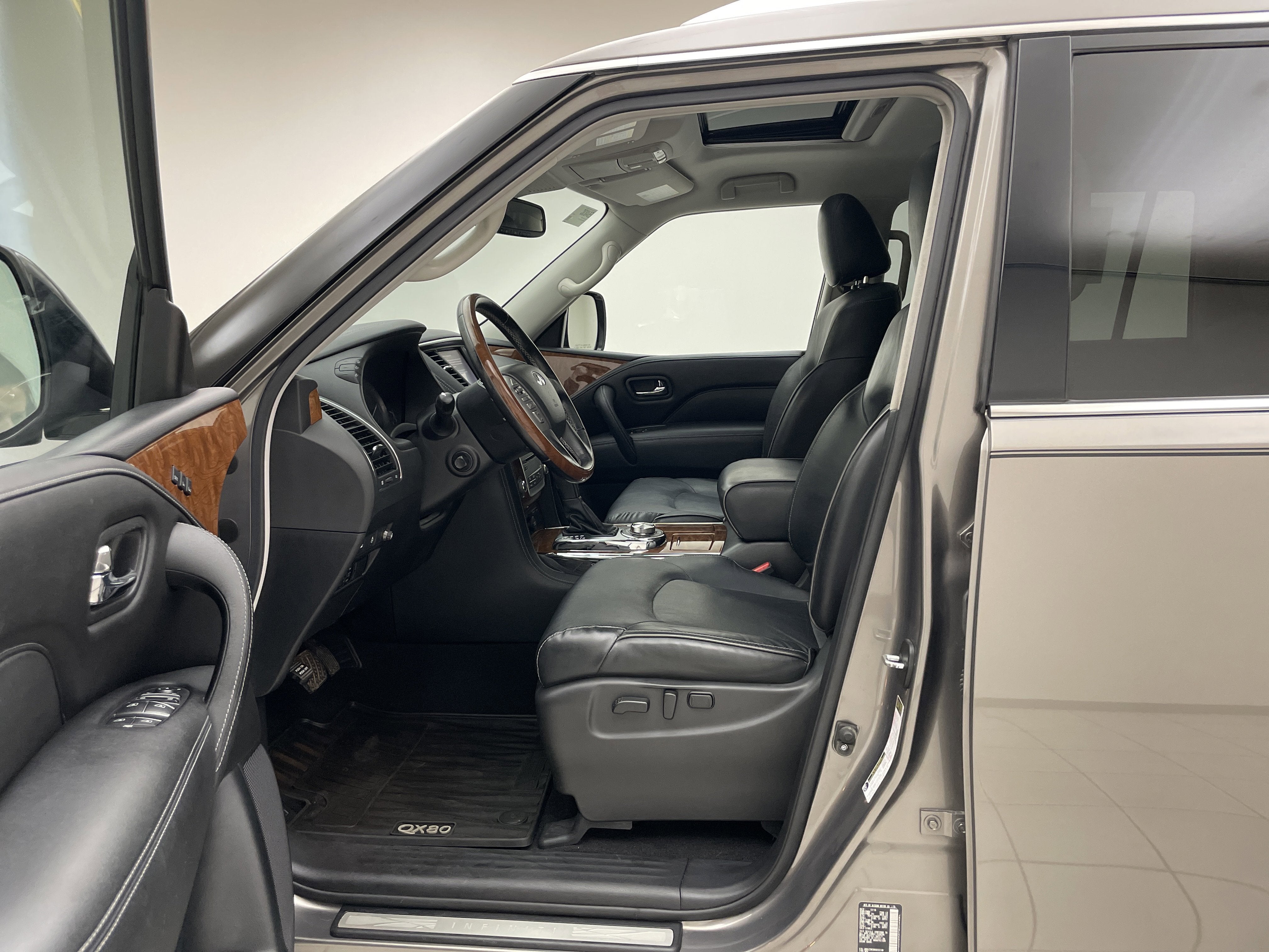 2019 INFINITI QX80 LUXE