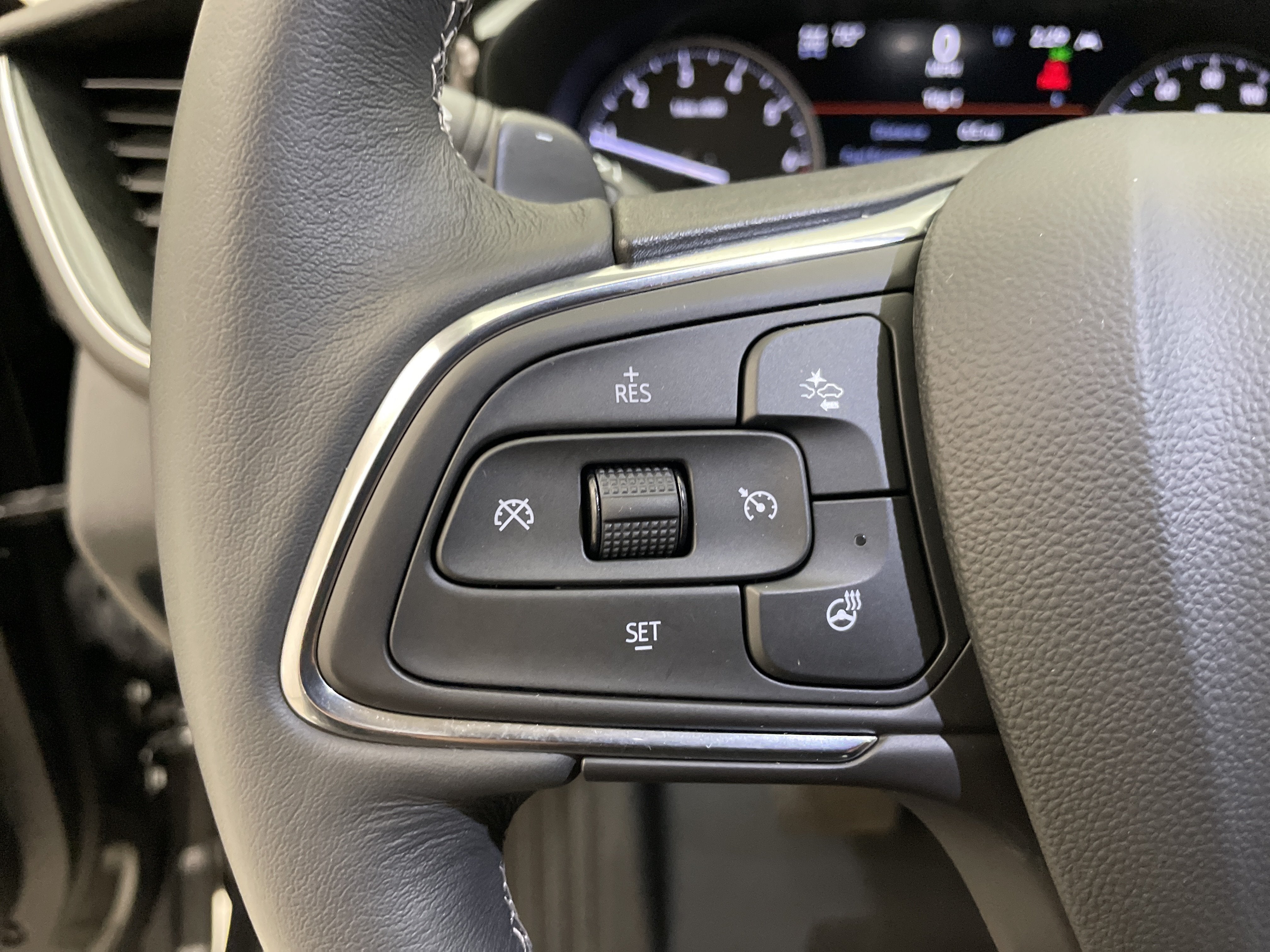 2023 Buick Envision Essence AWD