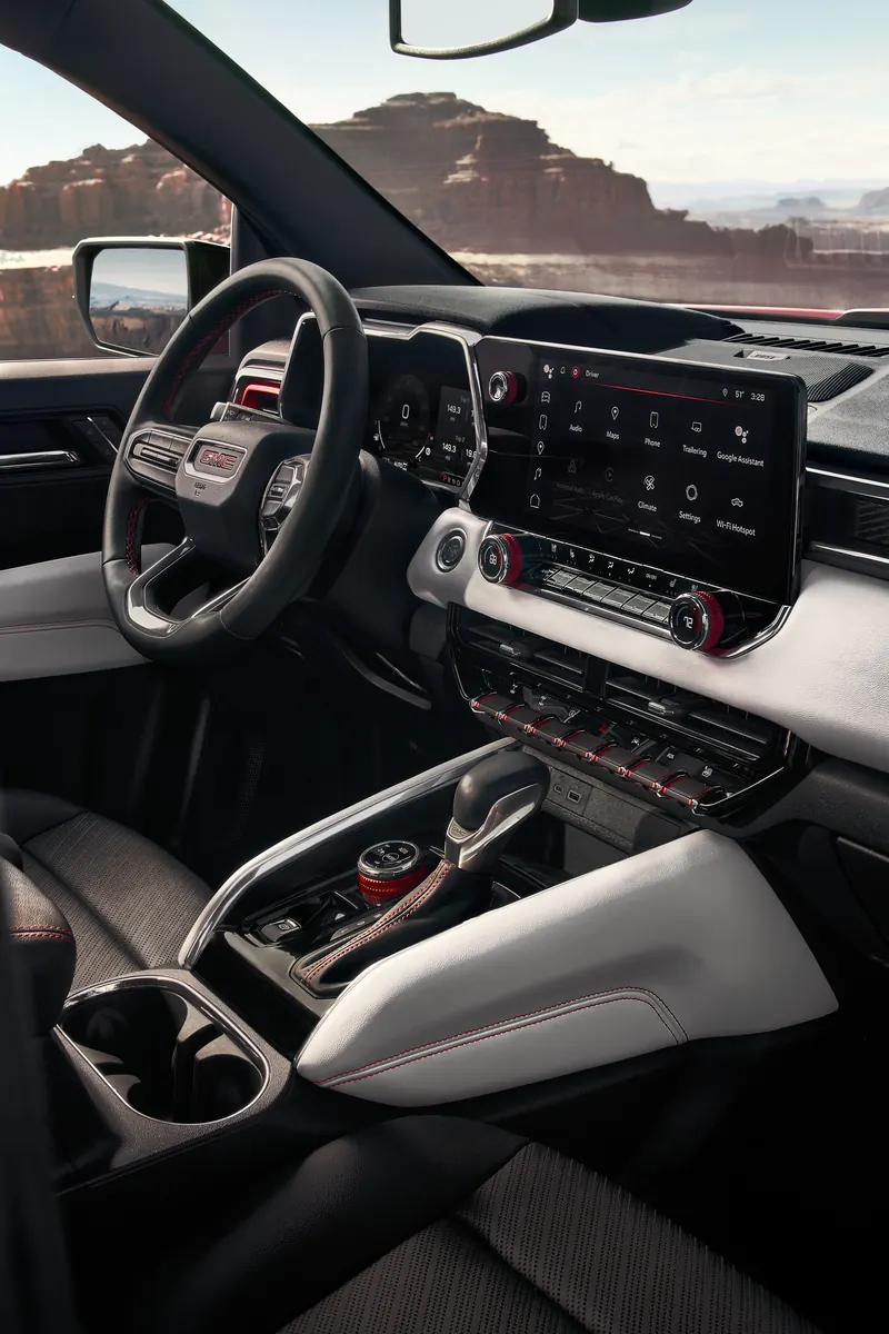 2026 GMC Canyon infotainment system at Sheboygan GMC in Sheboygan WI